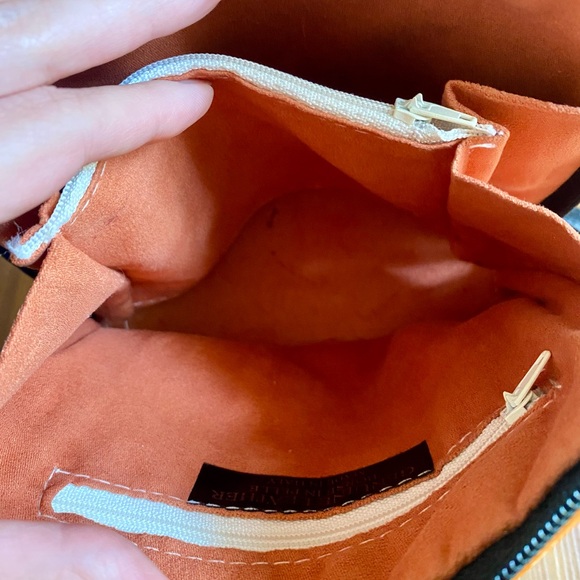 VTG Florence Italian Leather Mini Crossbody - Picture 9 of 16